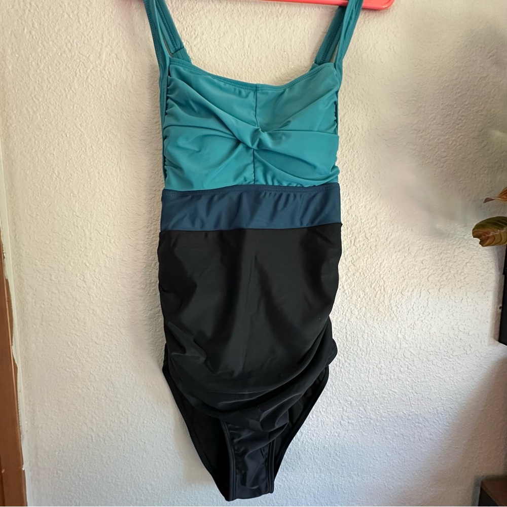 NWT BloomChic Twist Front Tummy-Control One Piece Swimsuit